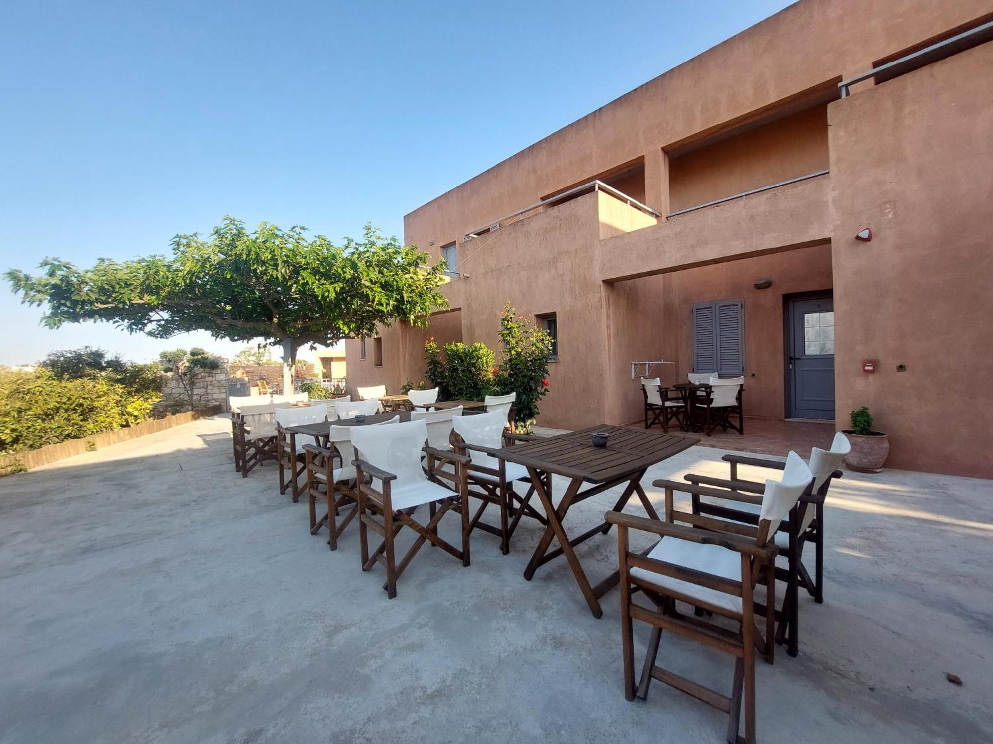 Petradi Aparthotel Livadi  Exterior photo