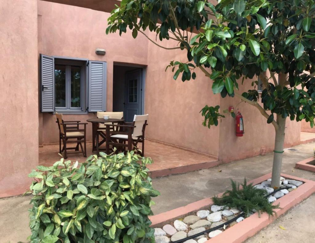 Petradi Aparthotel Livadi  Exterior photo