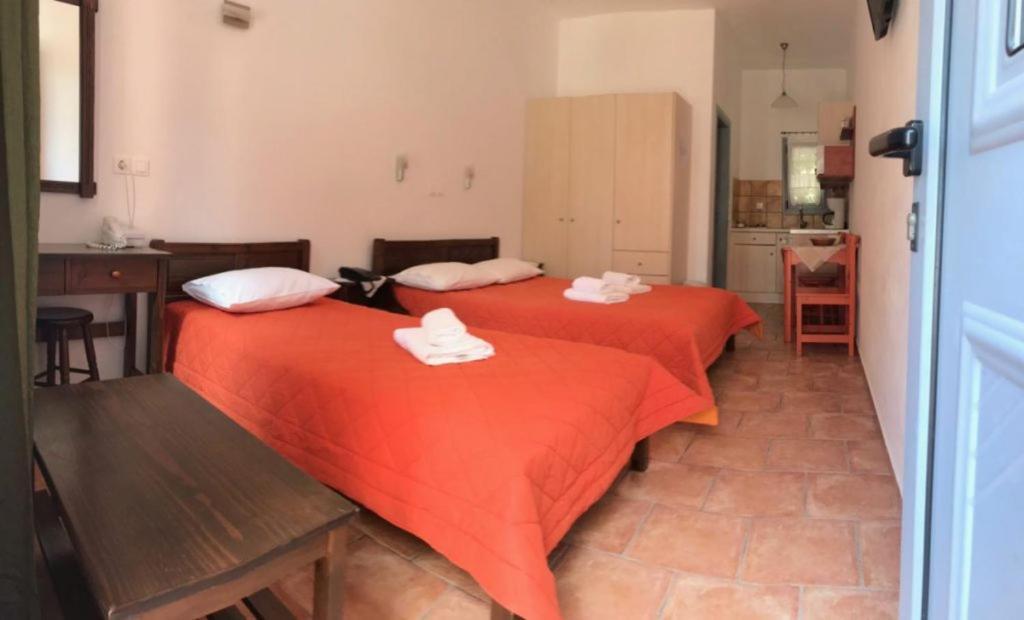 Petradi Aparthotel Livadi  Exterior photo