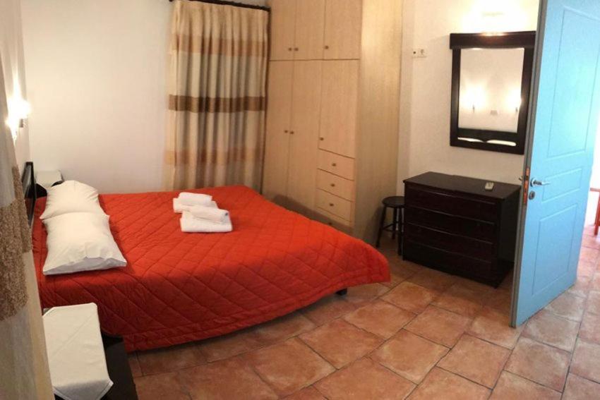 Petradi Aparthotel Livadi  Exterior photo