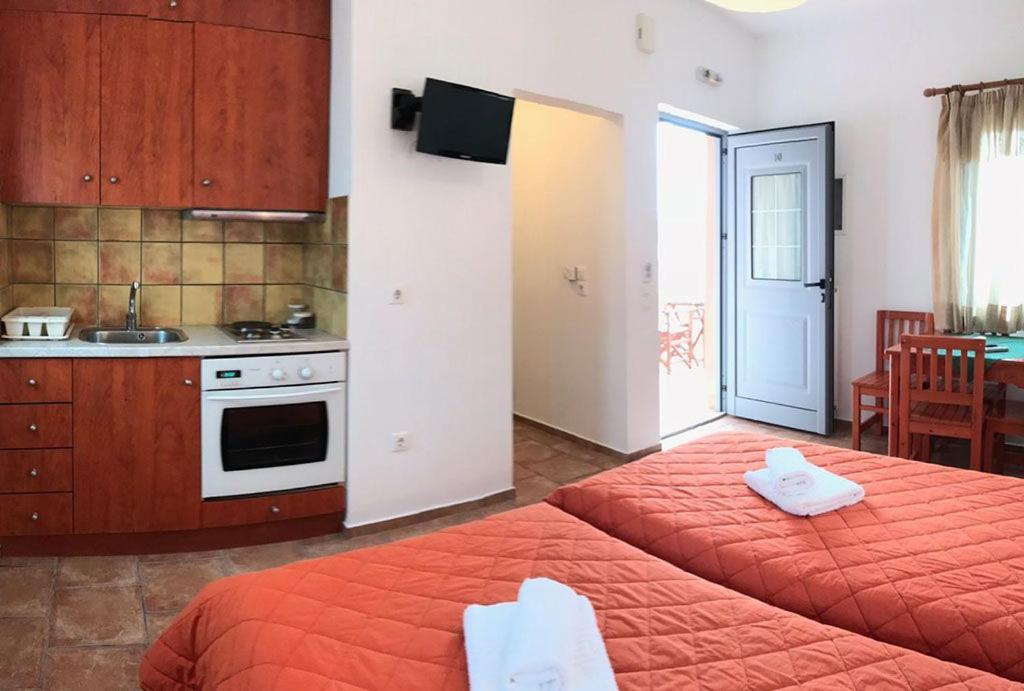 Petradi Aparthotel Livadi  Exterior photo